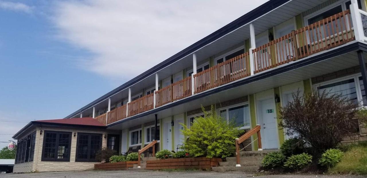 Auberge Happy Logis Lac-Etchemin Экстерьер фото